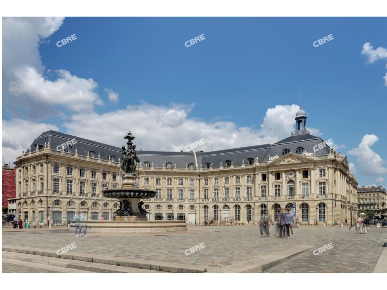 BORDEAUX - PLACE DE LA BOURSE - Adresse prestigie