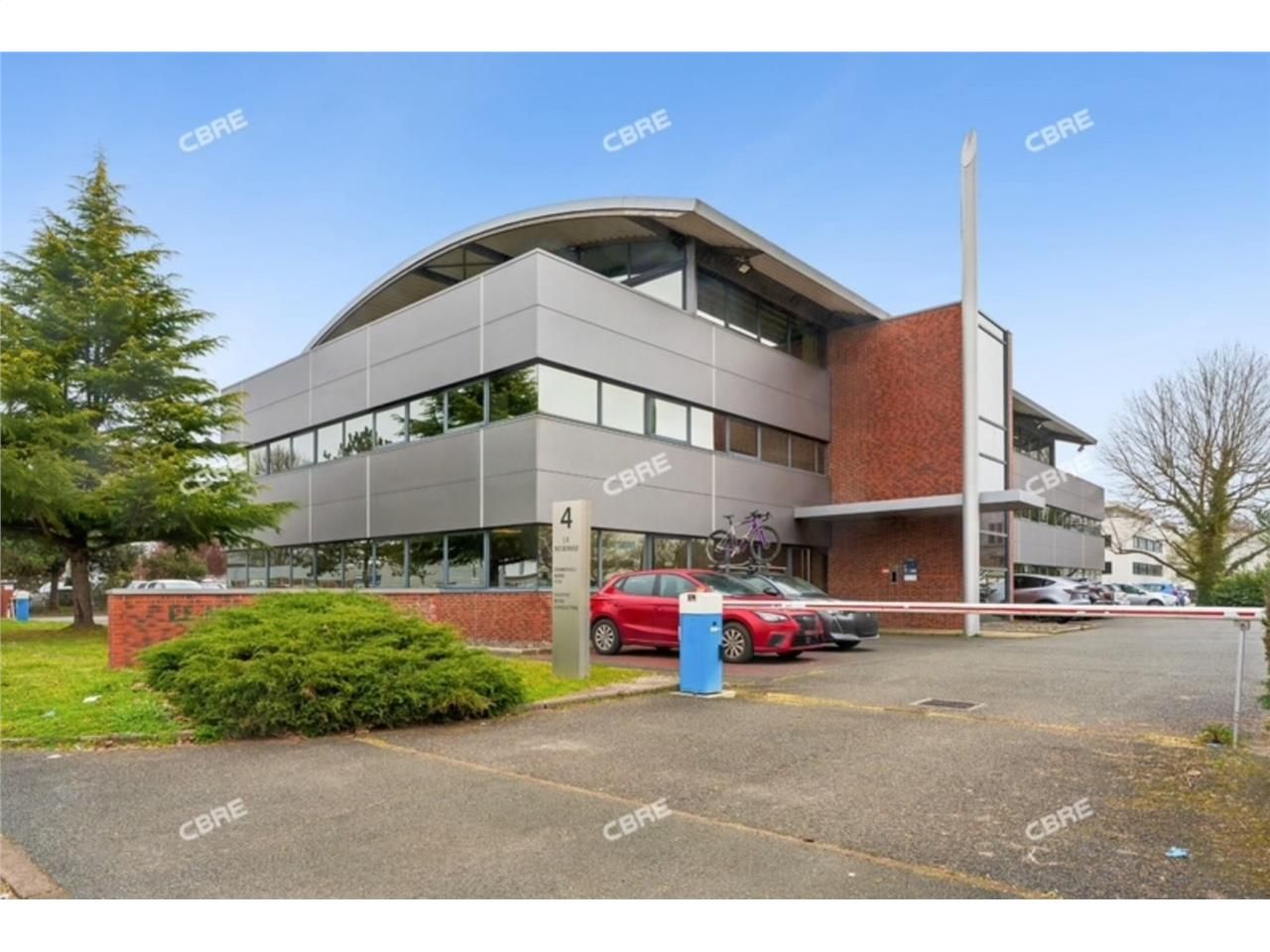 CBRE vous invite à venir découvrir ce plateau de 