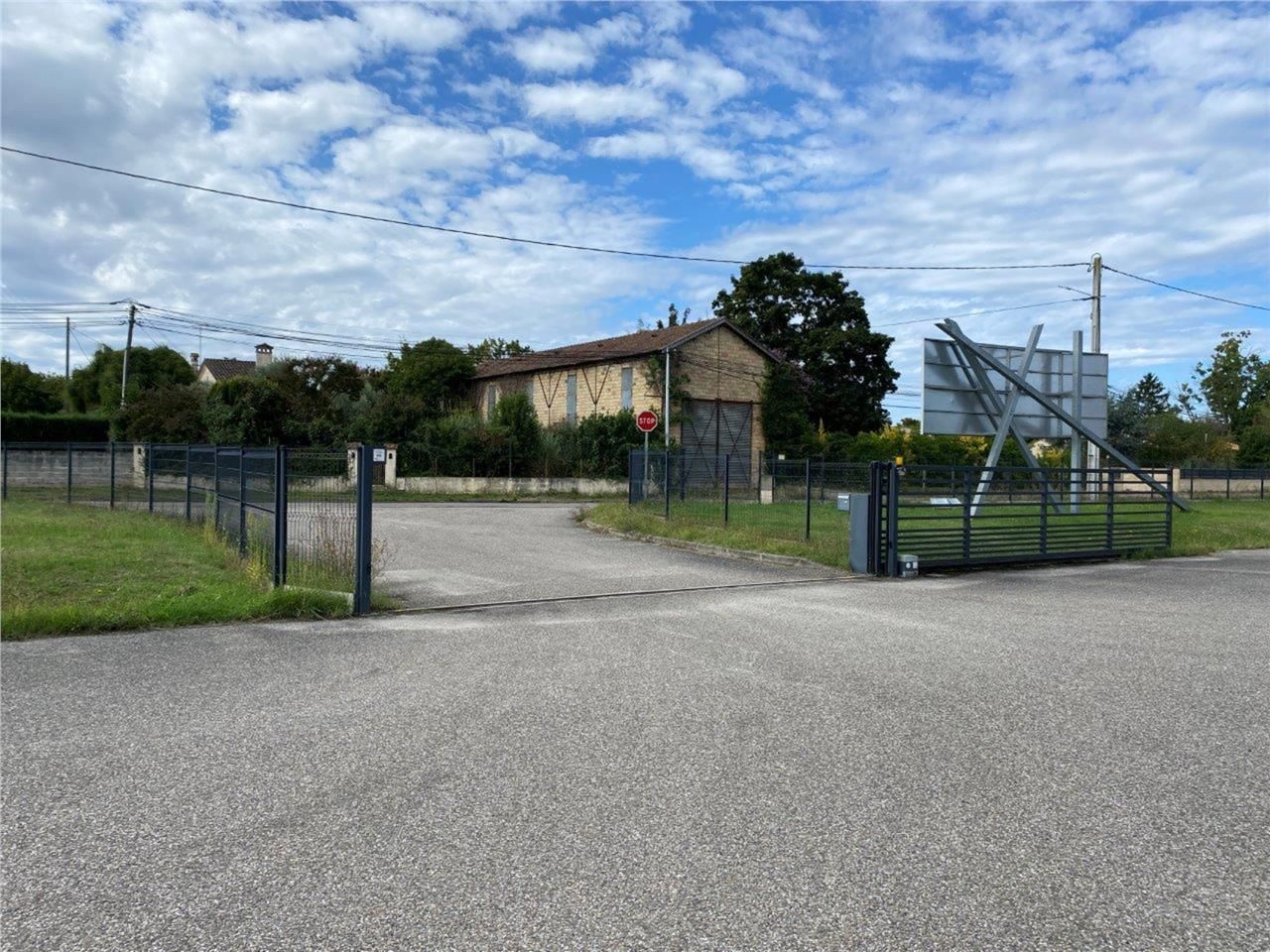 À LOUER - BÂTIMENT INDÉPENDANT 2186 m² - MARMANDE