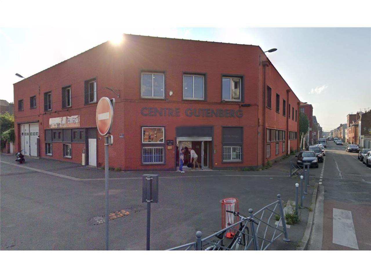 CBRE spécialiste de l'immobilier vous propose à l