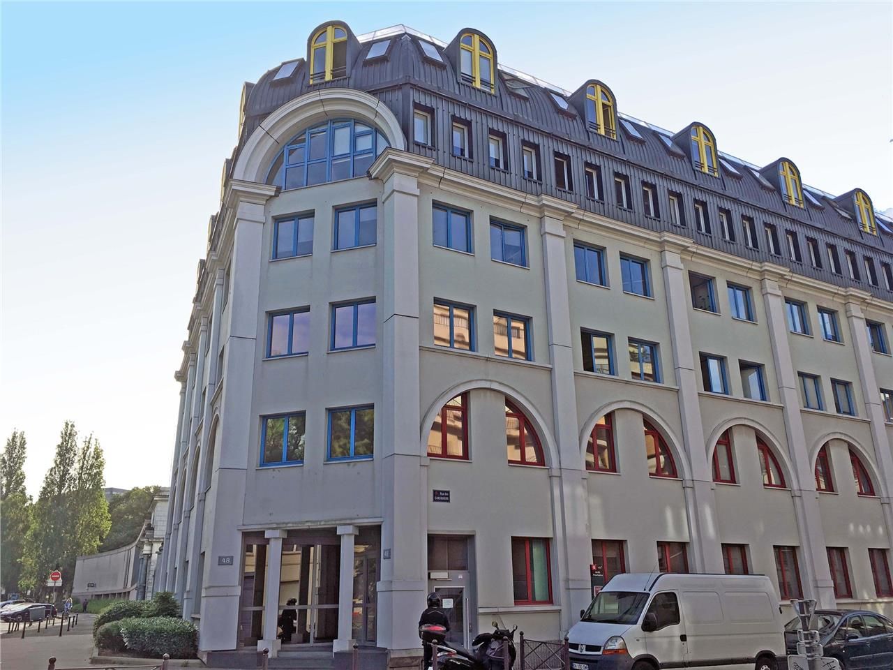 CBRE vous propose à la location des bureaux à l'e