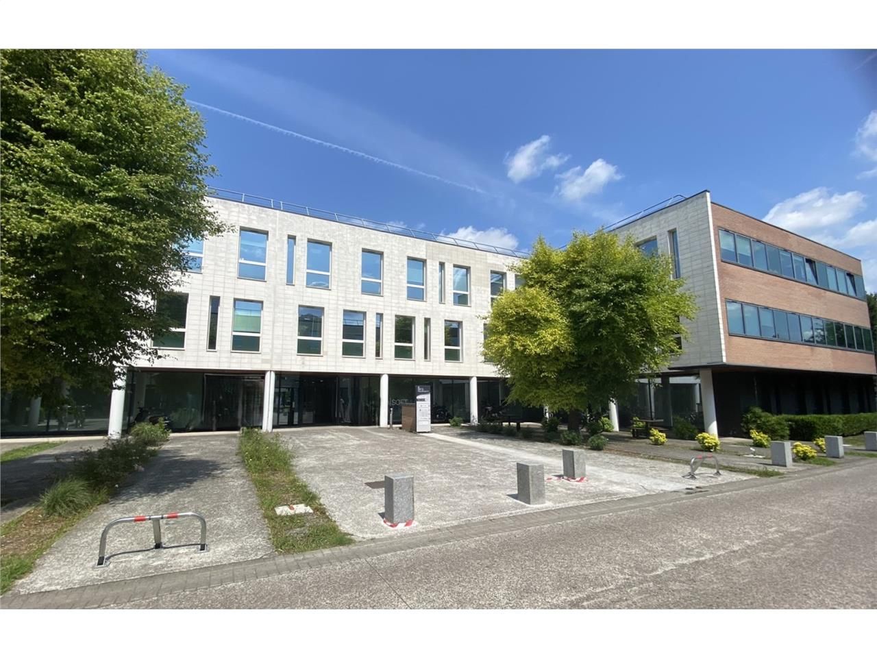 CBRE vous propose à la location, une belle surfac