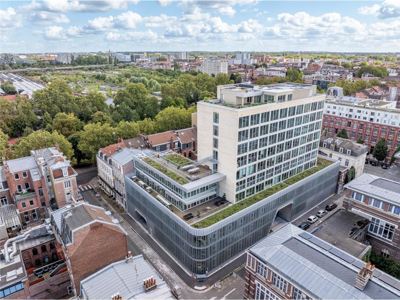 Magnifique opération tertiaire tout récemment liv