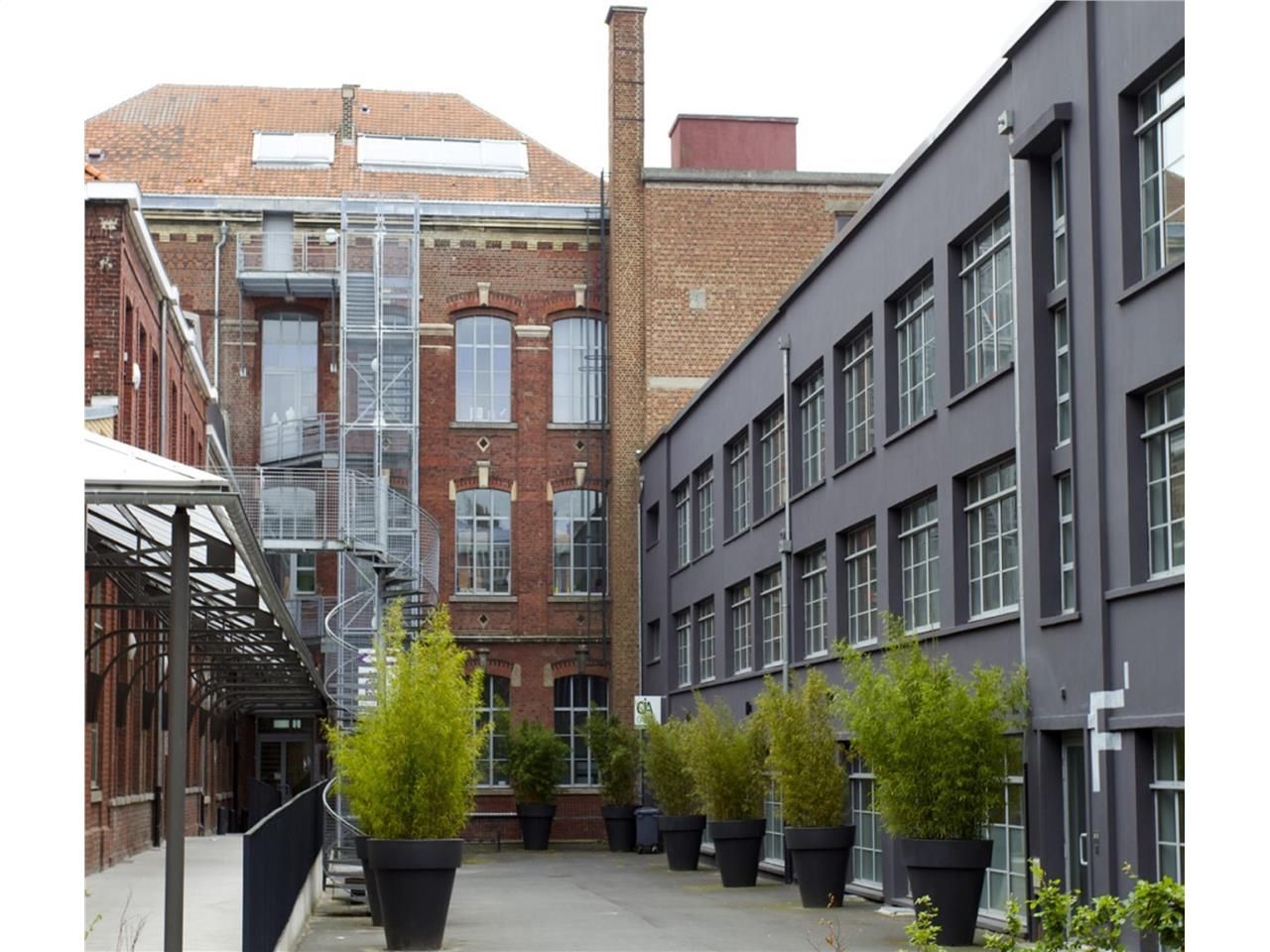 Venez découvrir 1 000 m² de bureaux à proximité i