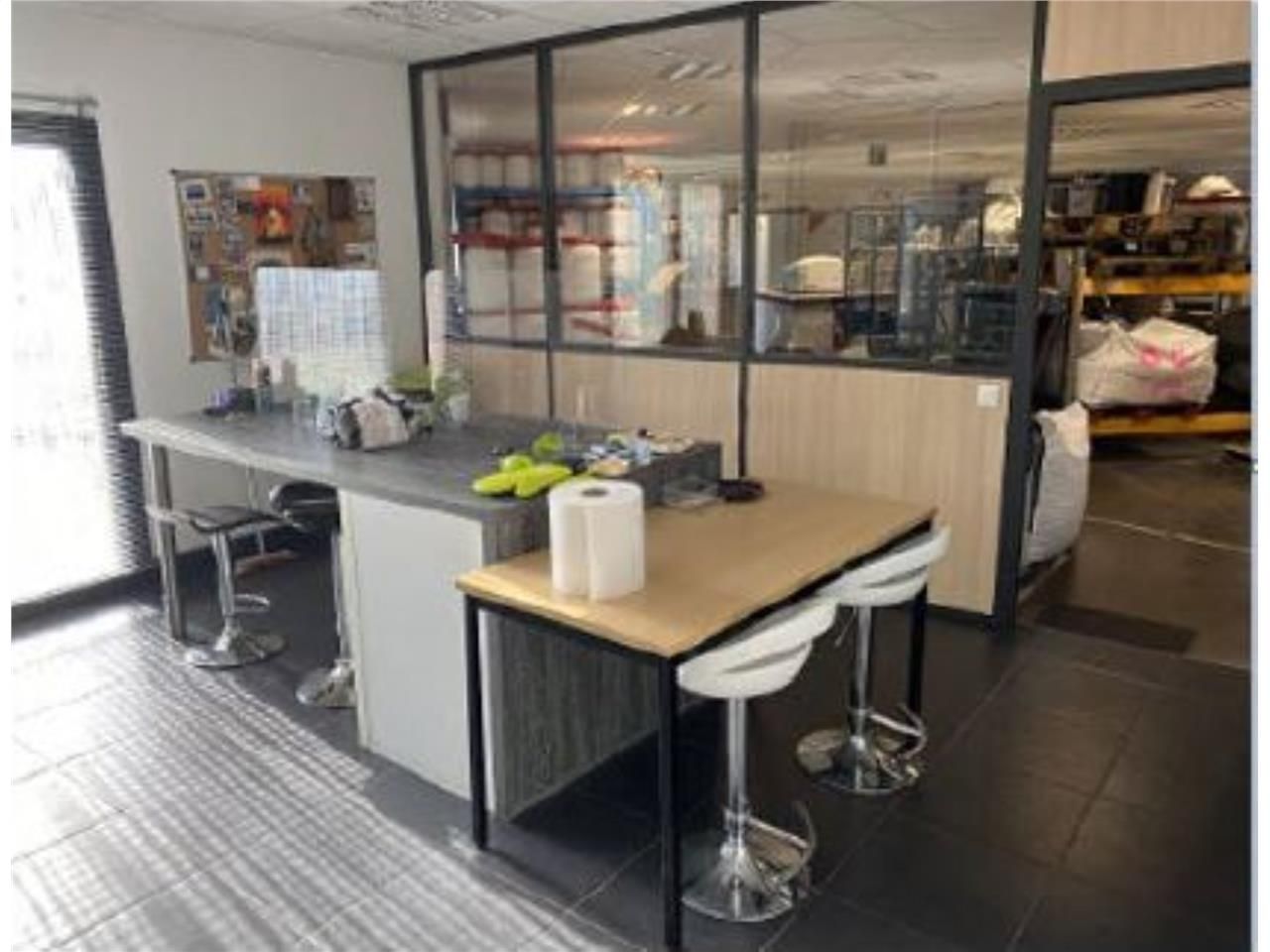 CBRE vous propose à la location, un bâtiment indé