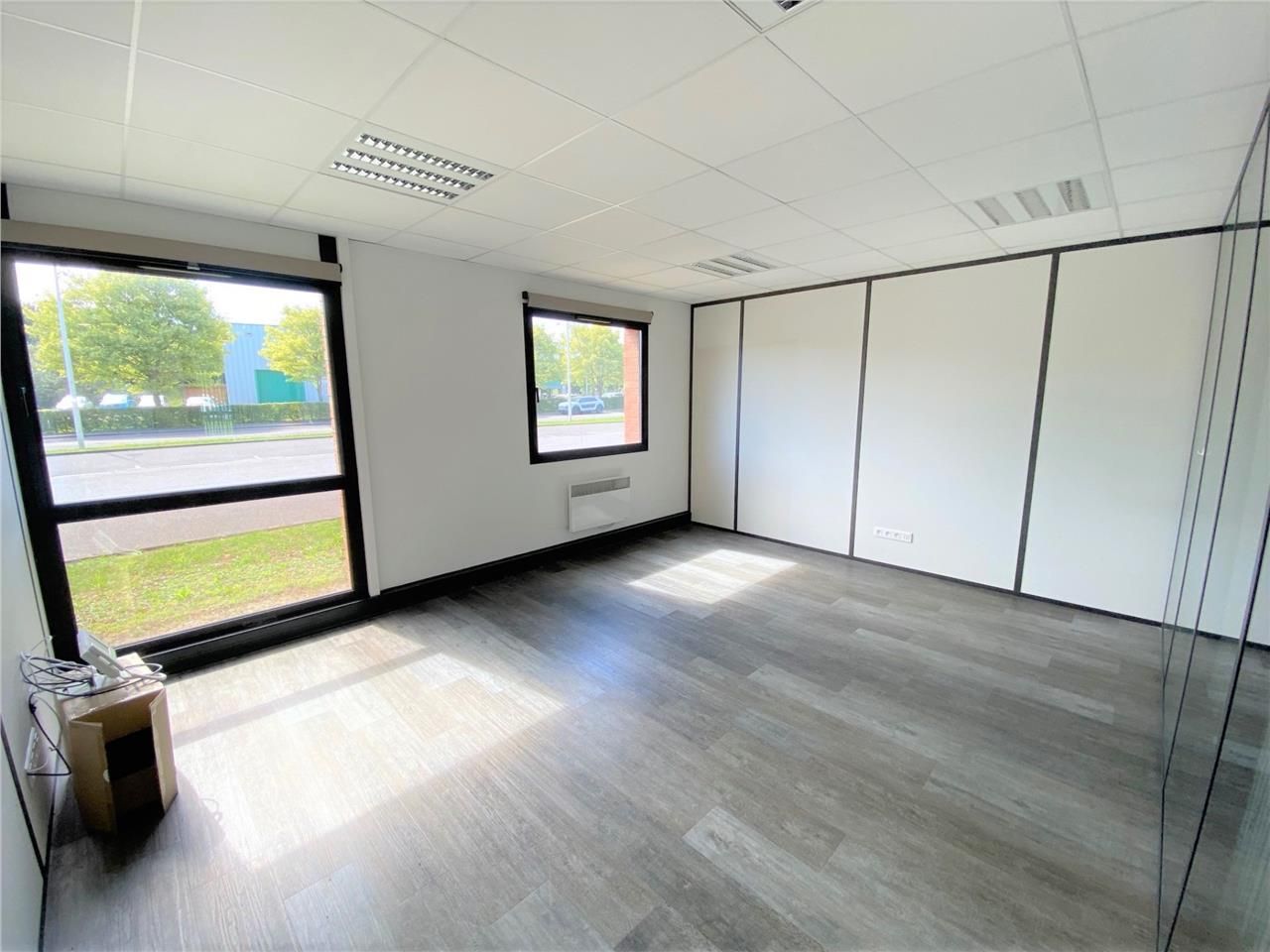 Découvrez ces bureaux en RDC à Grande-Synthe, idé