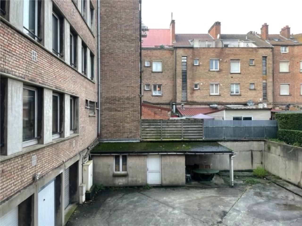 CBRE vous propose à la location deux plateaux de 