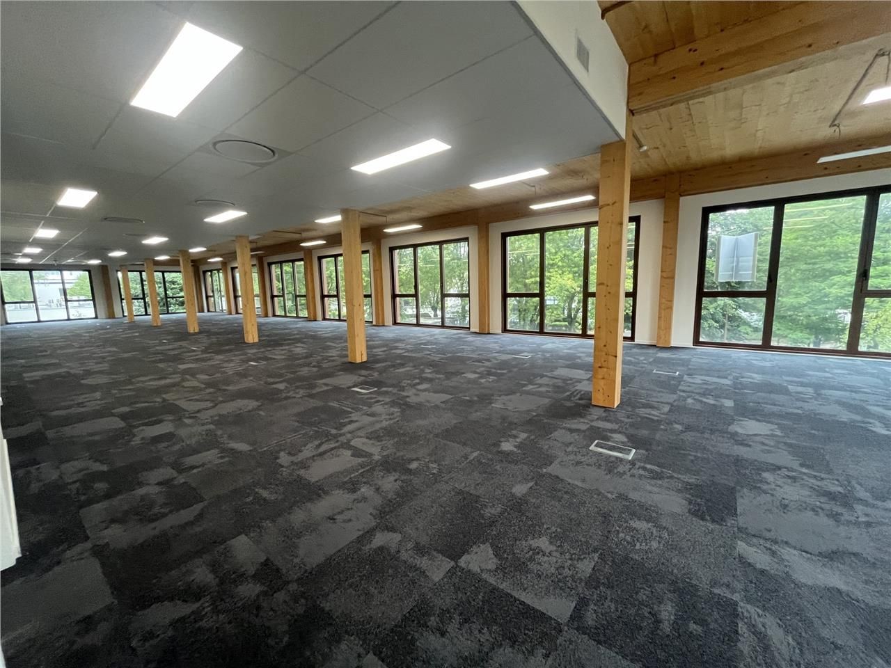 Face au Décathlon Campus, nous vous proposons une