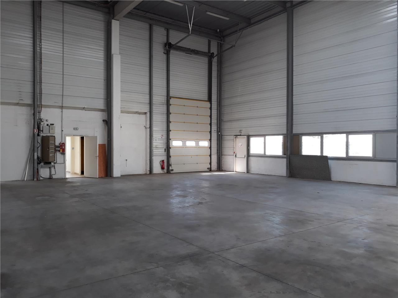 A louer, surface d'entrepôt disponible à la locat