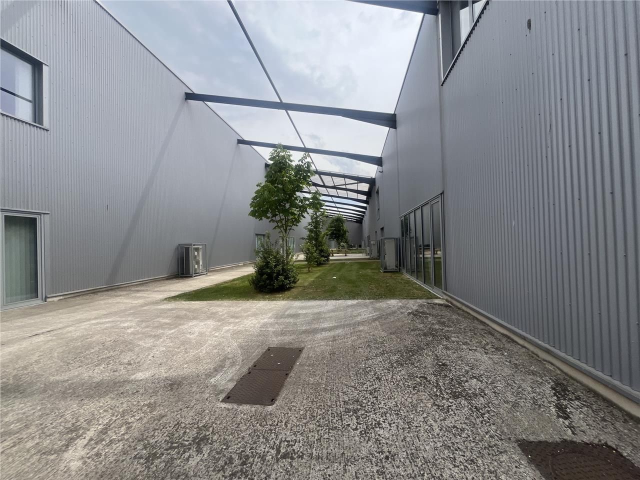 CBRE vous propose à la location, une surface d'ac