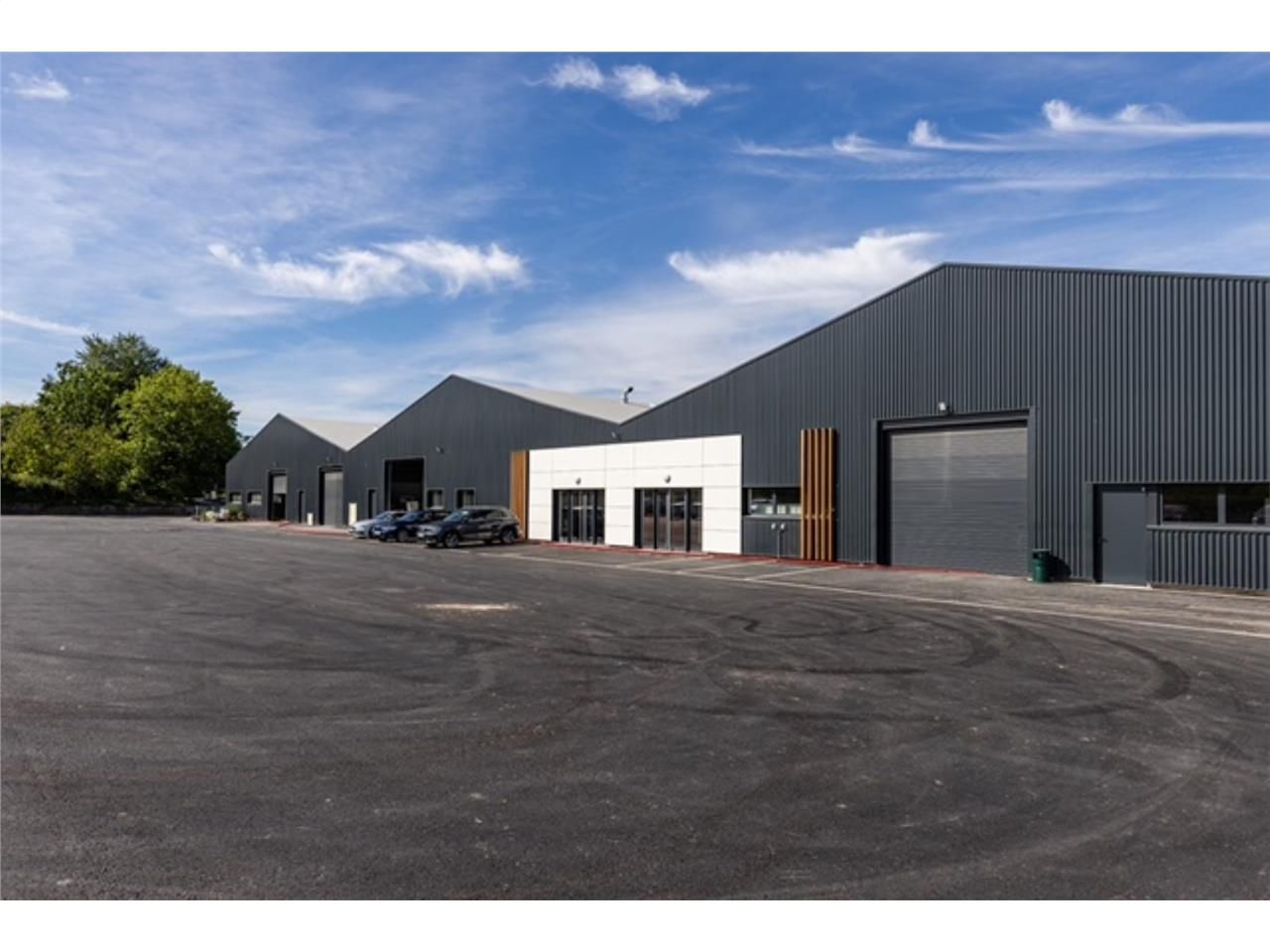 CBRE vous propose à la location, une cellule d'ac