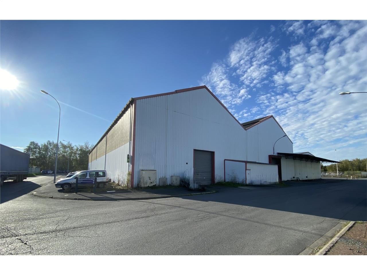 CBRE vous propose, à la location, un bâtiment d'a