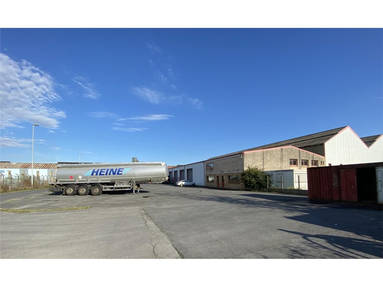 CBRE vous propose, à la location, un bâtiment d'a