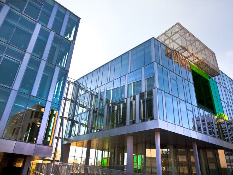 Situé sur Euralille, en connexion directe avec le