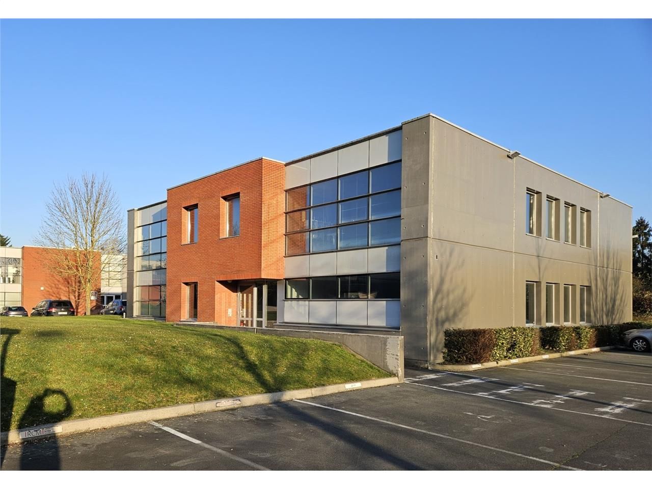 Bureaux à vendre! Nous avons le plaisir de vous p