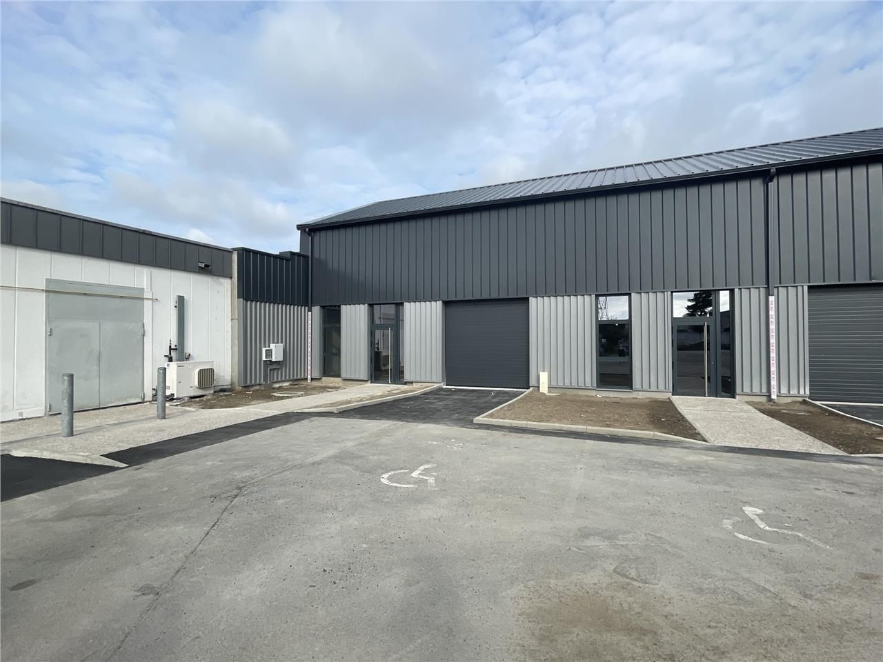 CBRE vous propose, à la location ou à la vente, c