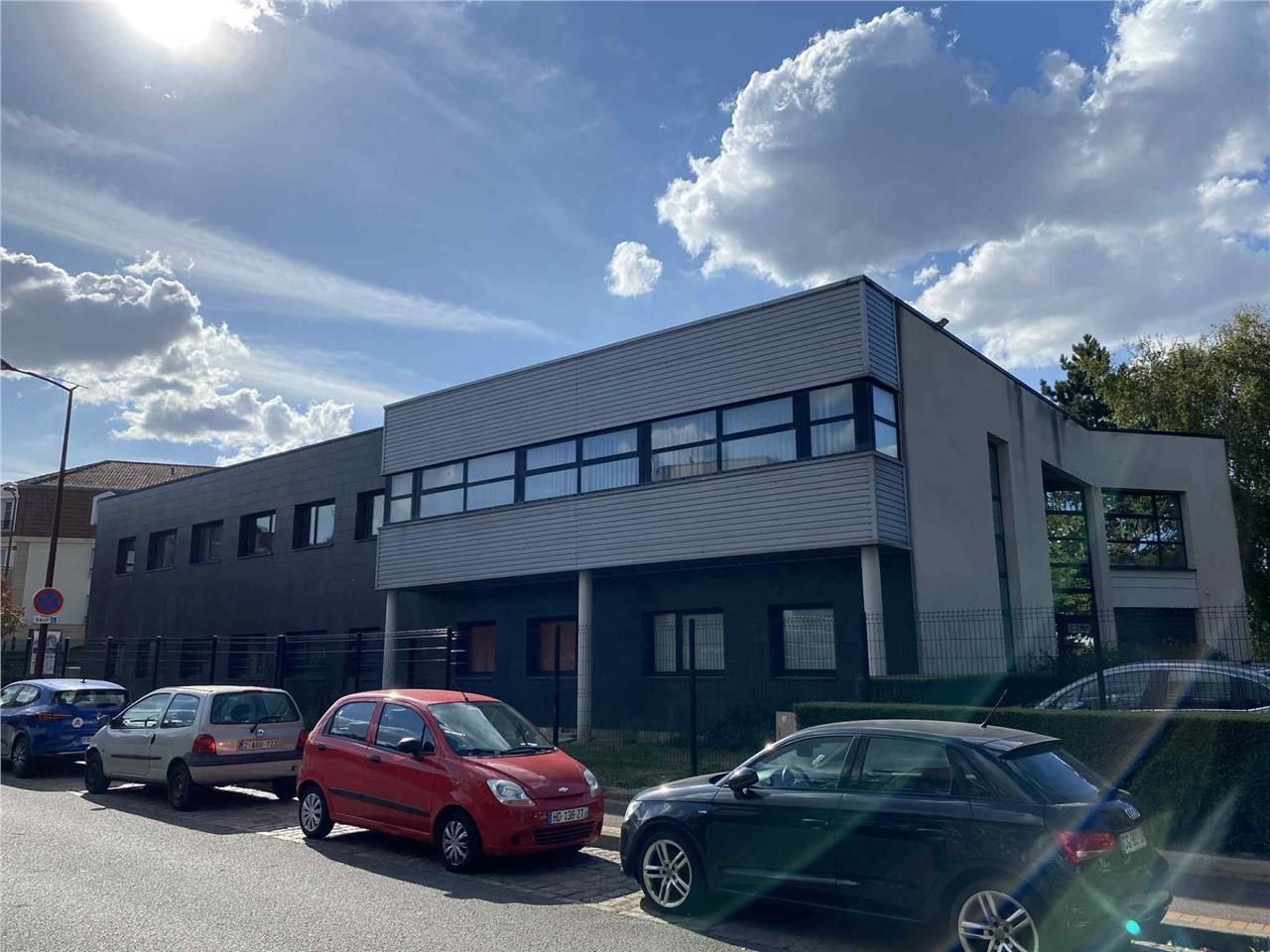 Nous vous proposons une surface à la location, id