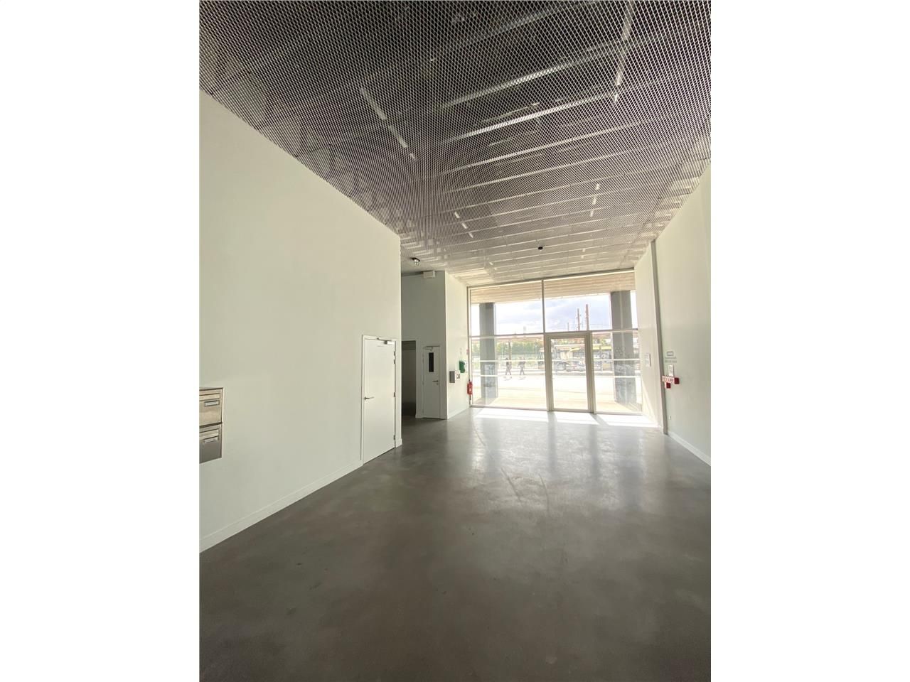 CBRE vous propose à la location ou à la vente ce