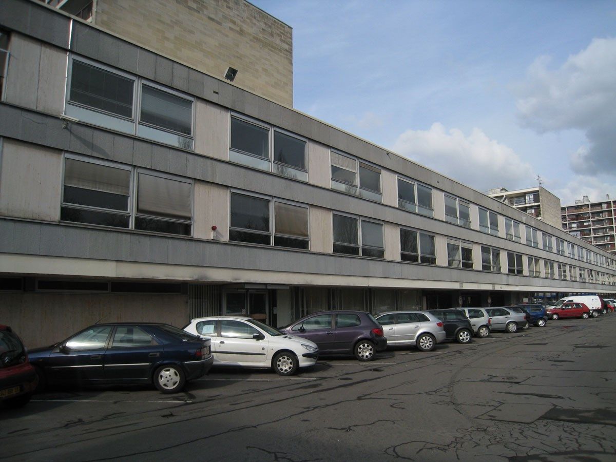 CBRE vous propose à la vente ou à la location, ce