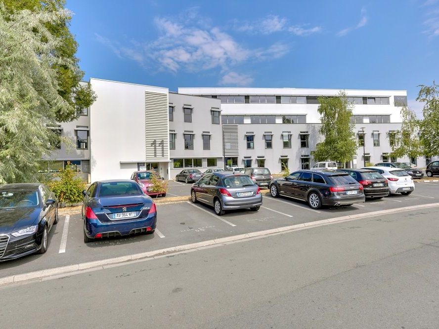 CBRE vous propose à la location et à la vente une