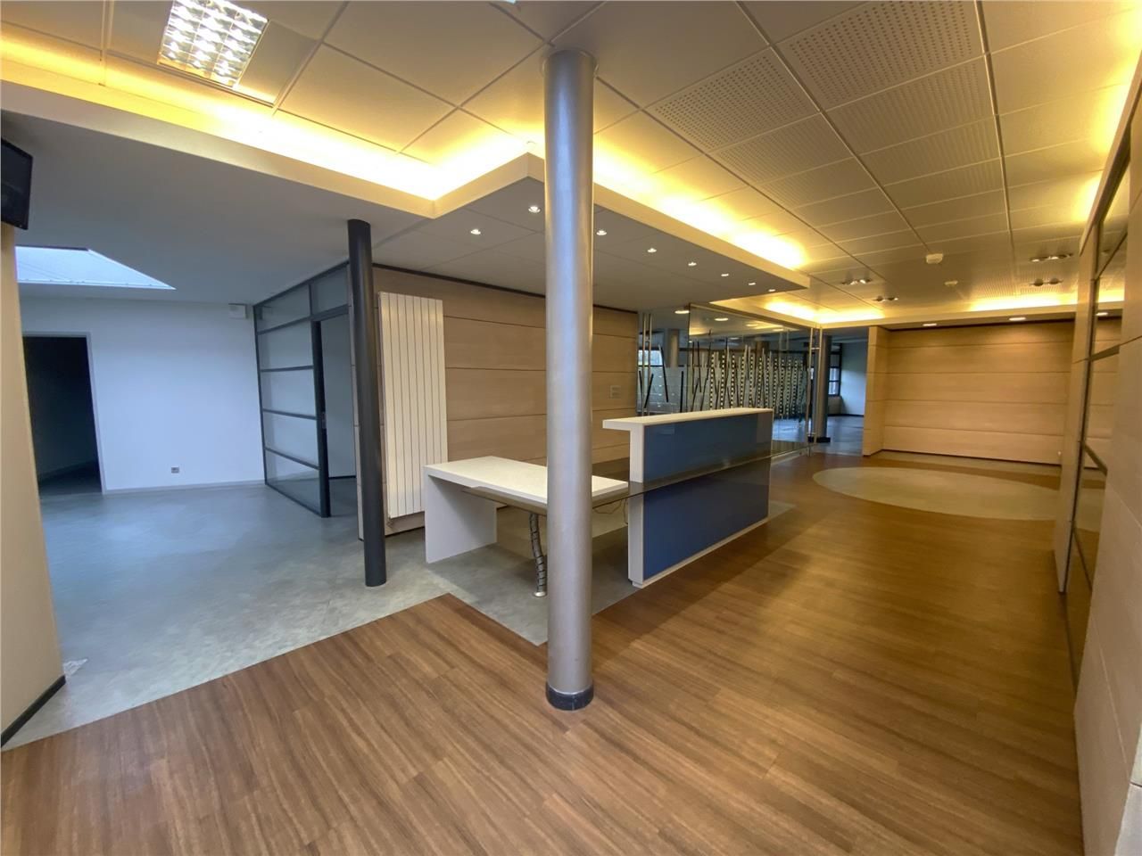 En bordure du périphérique et face au Vieux-Lille