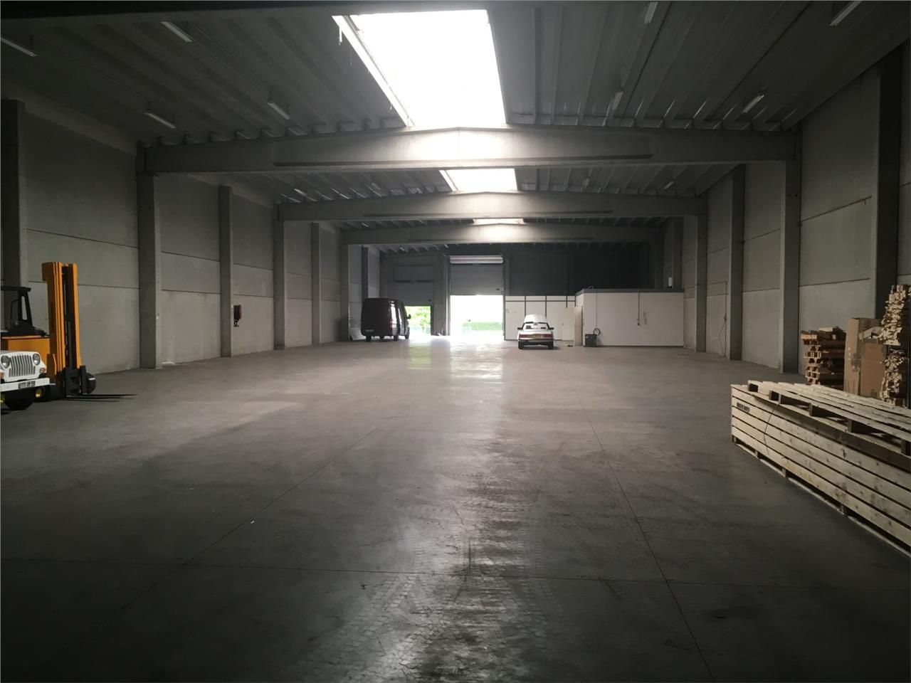 À LOUER - Local d'activité avec bureaux sur la co