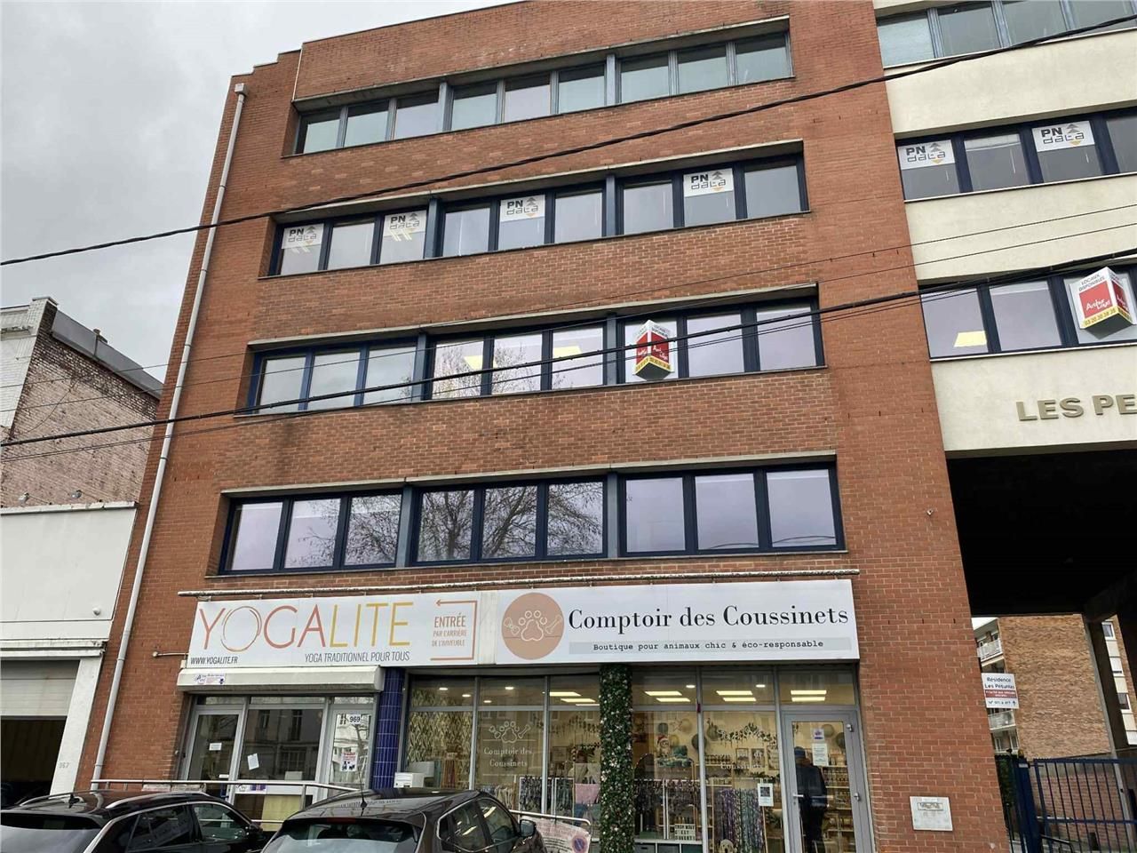 Plateau de bureaux idéalement situé à deux pas du