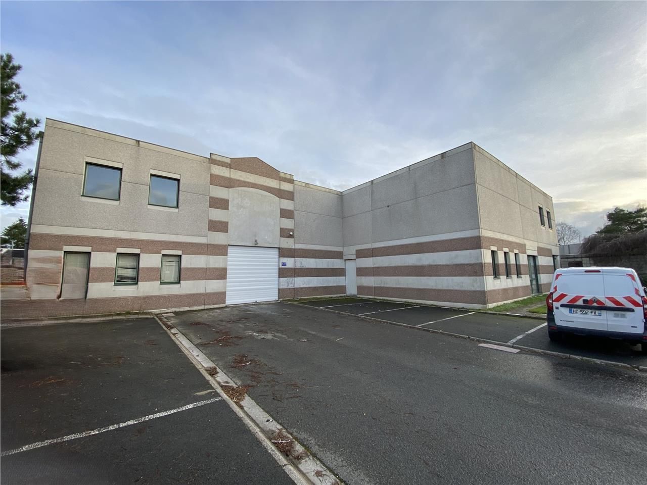 CBRE vous propose à la vente ou à la location un