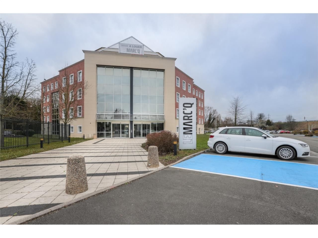 CBRE vous propose ces plateaux de bureaux complét