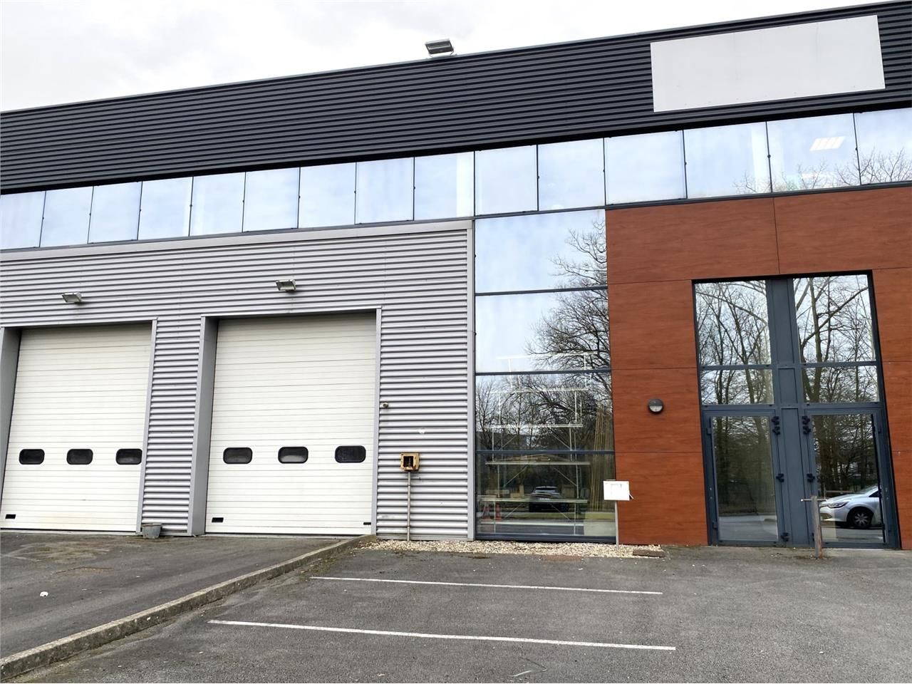 CBRE vous propose à la location, une cellule d'ac