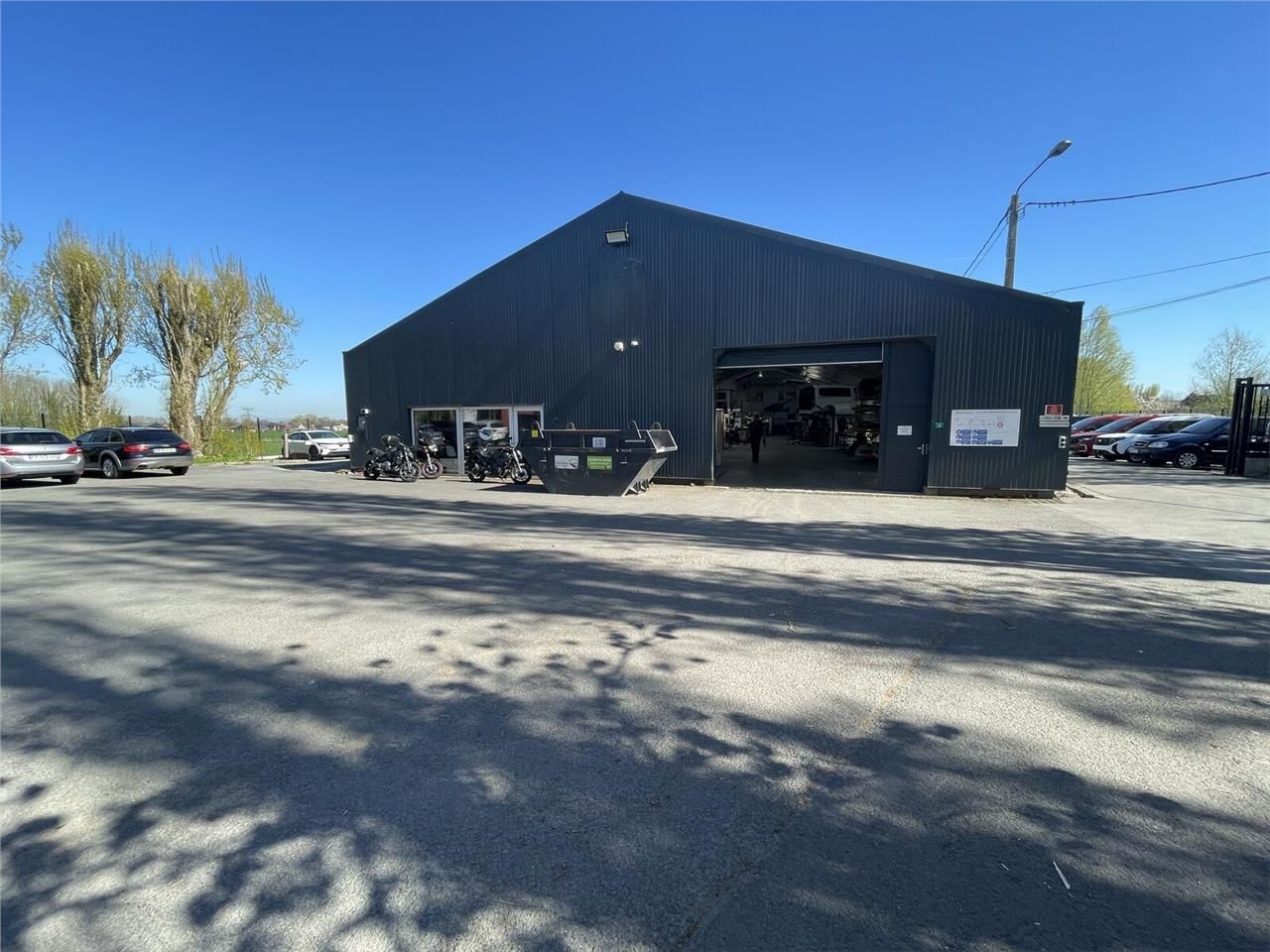 À vendre, opportunité rare. Bâtiment d'activités 