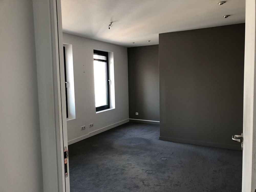 Nous vous proposons des surfaces à la vente en pl