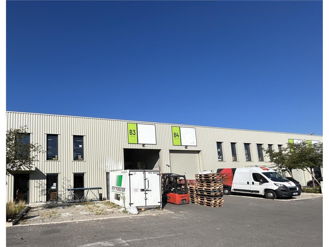 Vous recherchez un local d'activités à louer sur 