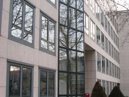 Située à proximité immédiate des transports en co