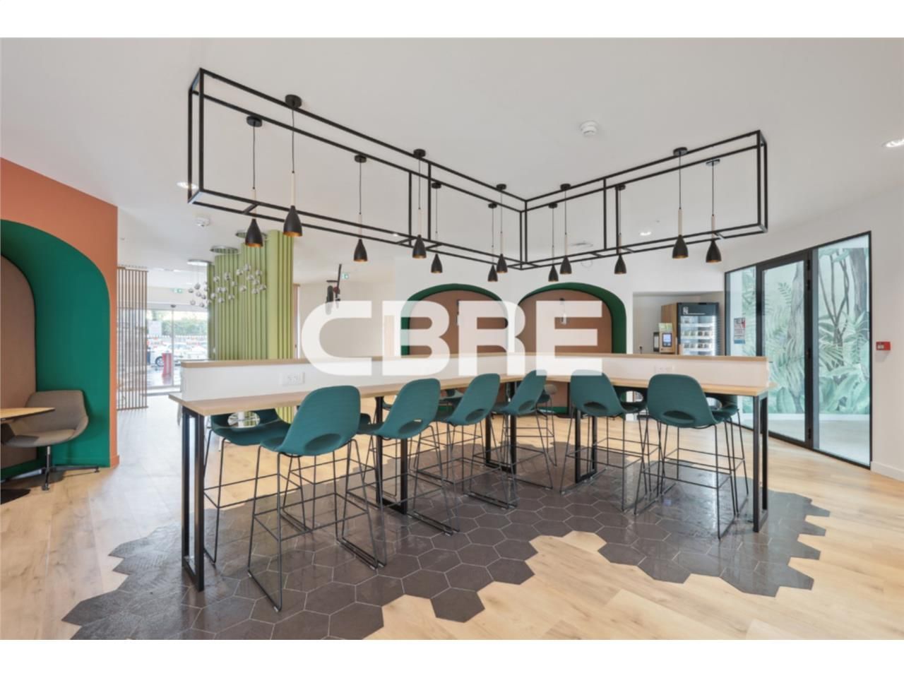 A proximité du pôle multimodal de la gare Part-Di