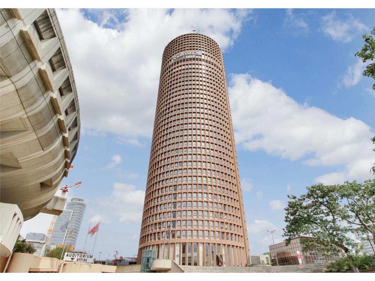 Dans la tour emblématique de Lyon située au coeur