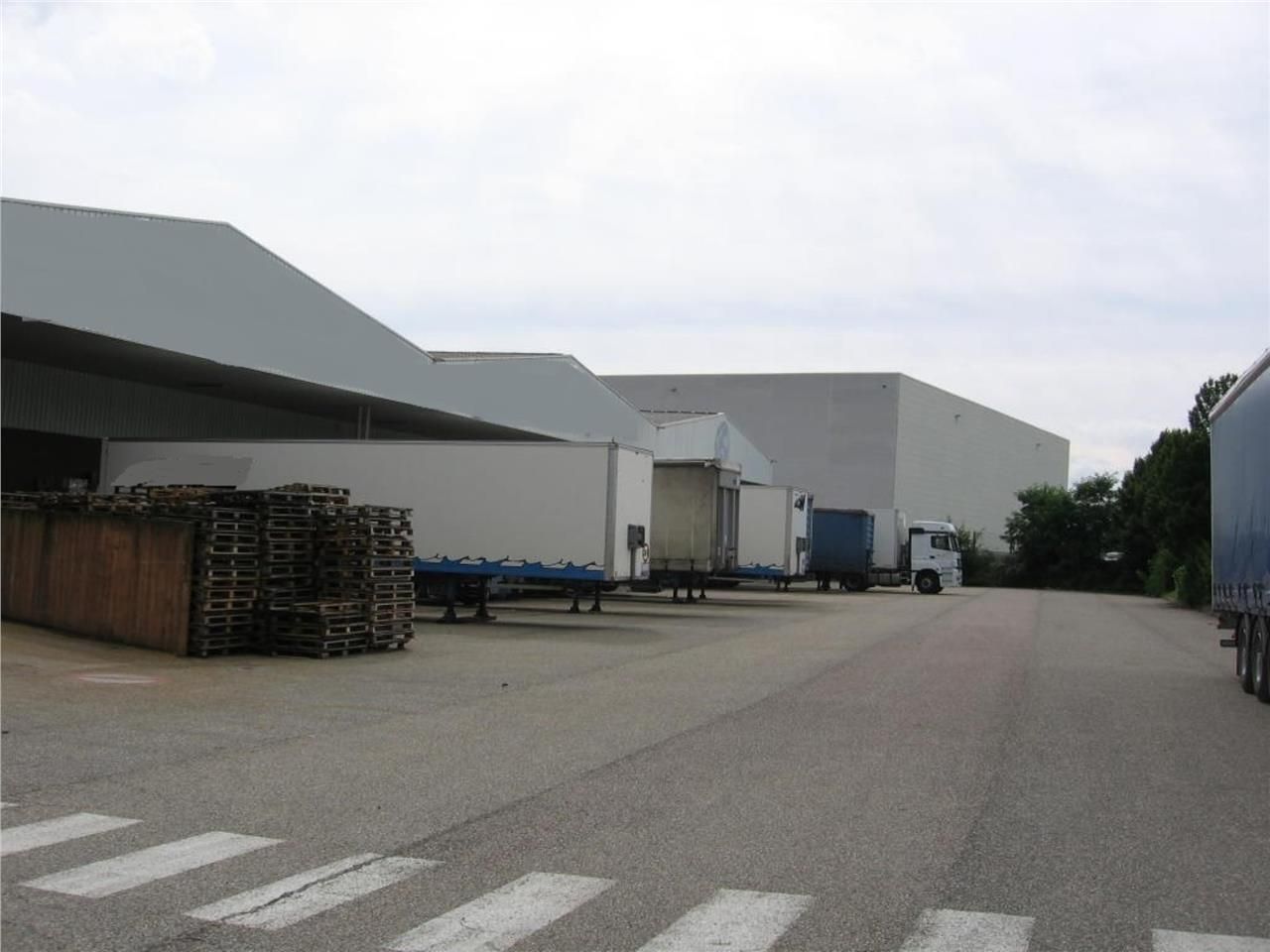 EXCLUSIVITE CBRE : Dans un parc dédié aux transpo