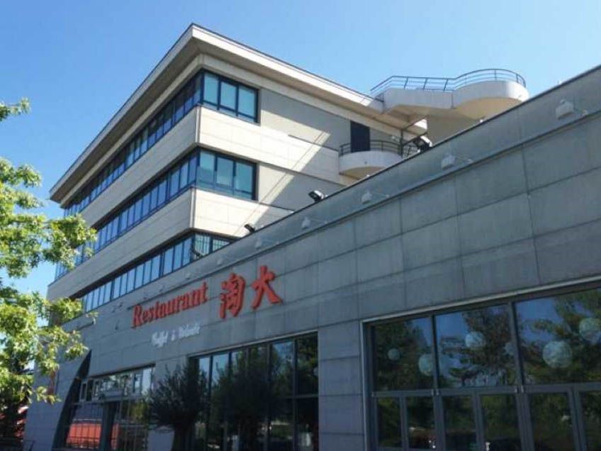 Au coeur de Techlid, à la sortie d'autoroute, imm