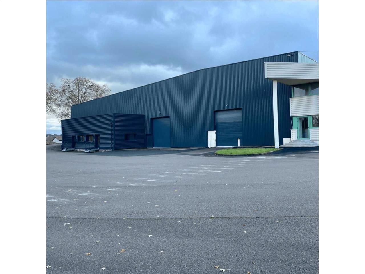 A 50 km au Nord de Lyon, à proximité de l'A6 et e