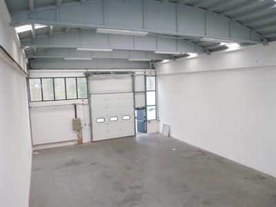 CBRE Lyon vous propose, au coeur d'un parc indust