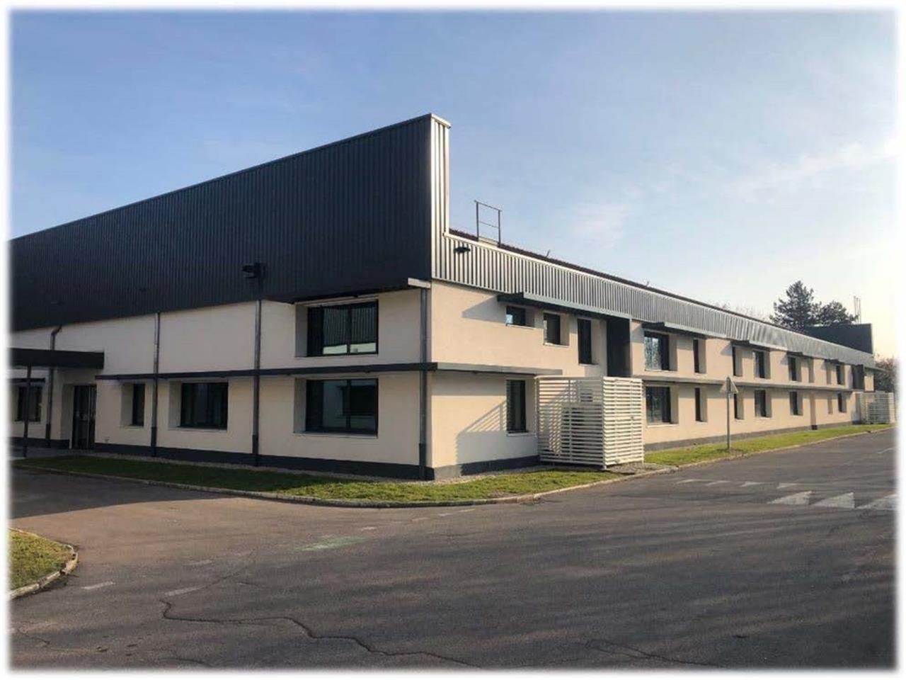 Bureaux NEUFS à louer au coeur d'un parc arboré e