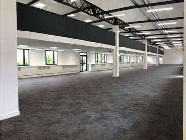 Bureaux NEUFS à louer au coeur d'un parc arboré e