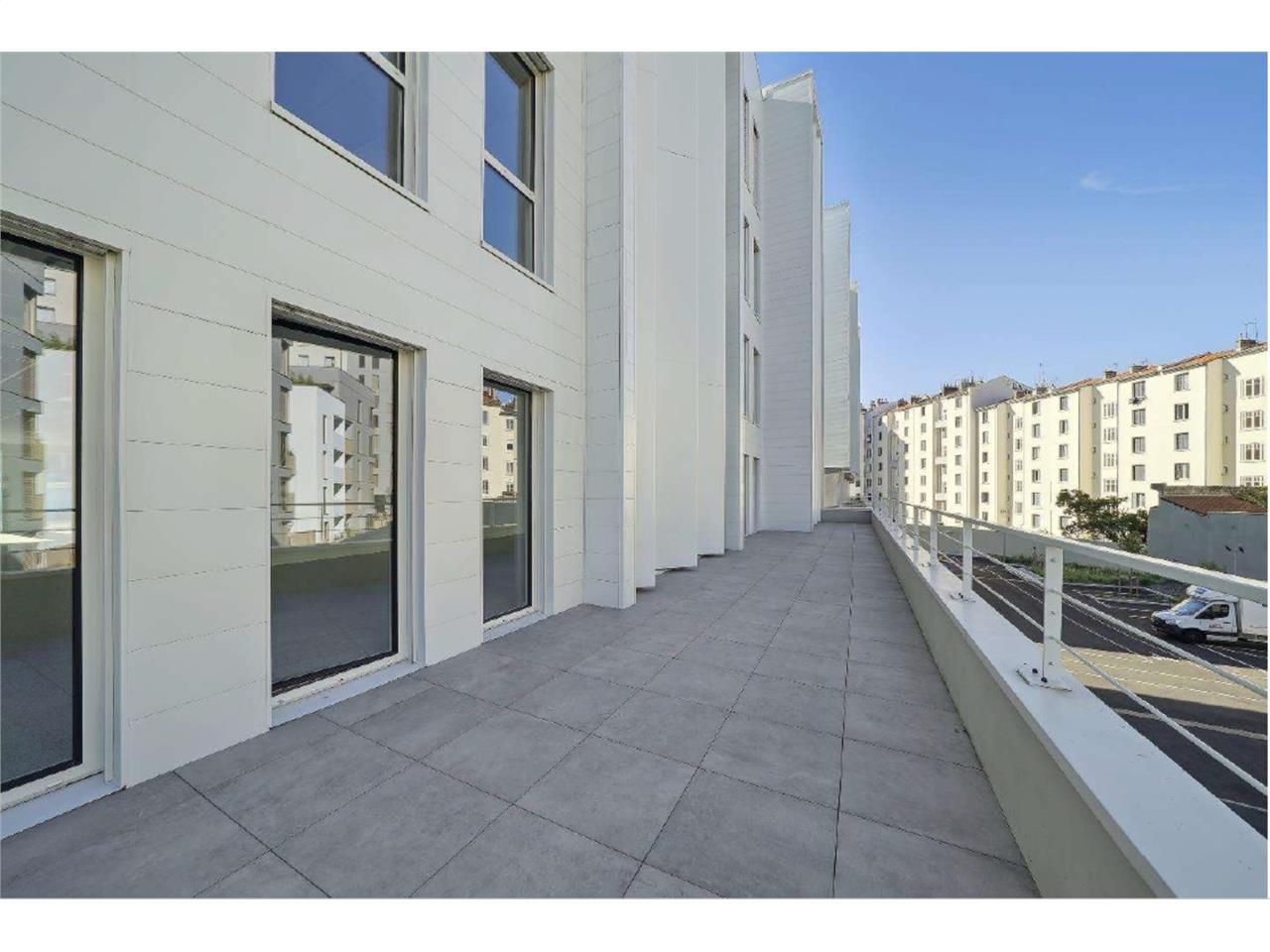 CBRE vous propose 2 723 m² de bureaux neufs divis