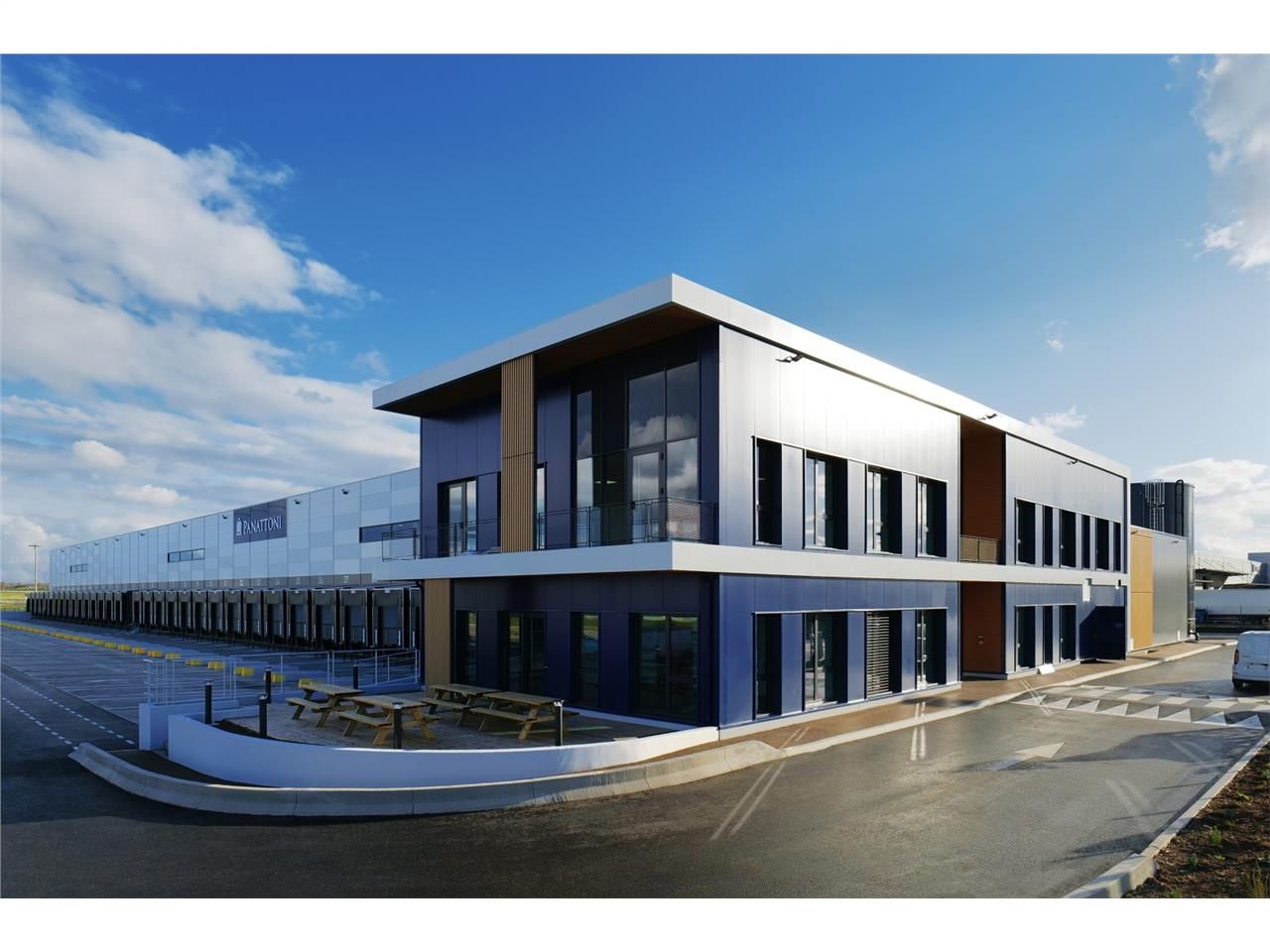 A l'est de Lyon, à proximité de la zone CARGO FRE