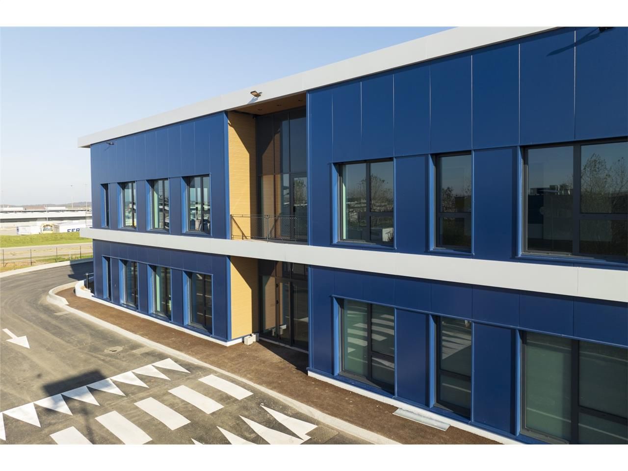 A l'est de Lyon, à proximité de la zone CARGO FRE