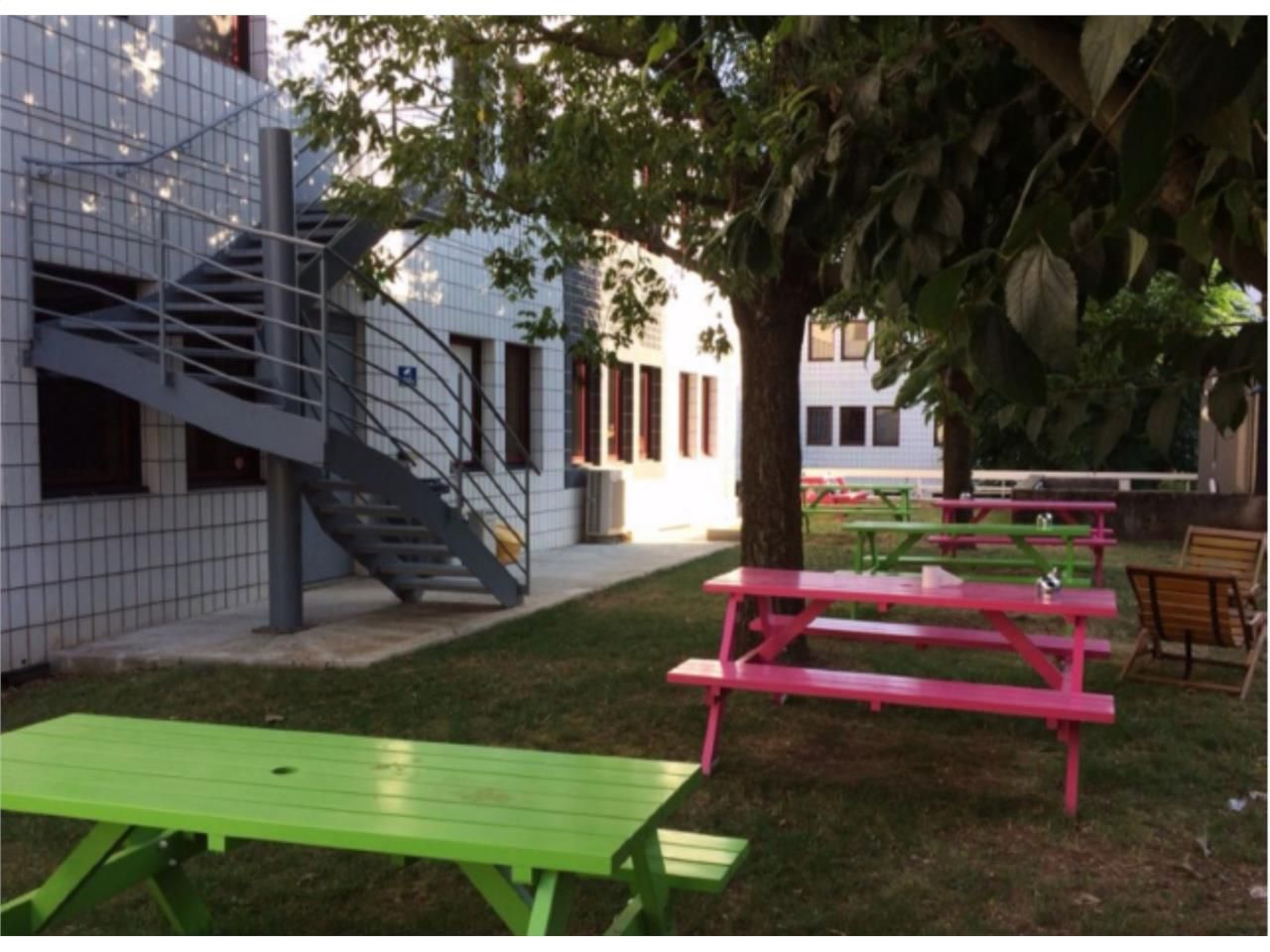 Au coeur du quartier Monplaisir, espace de bureau