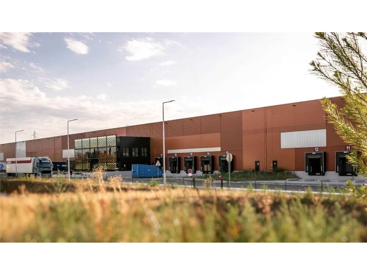 Façade A7, proximité Valence Sud, sur un terrain