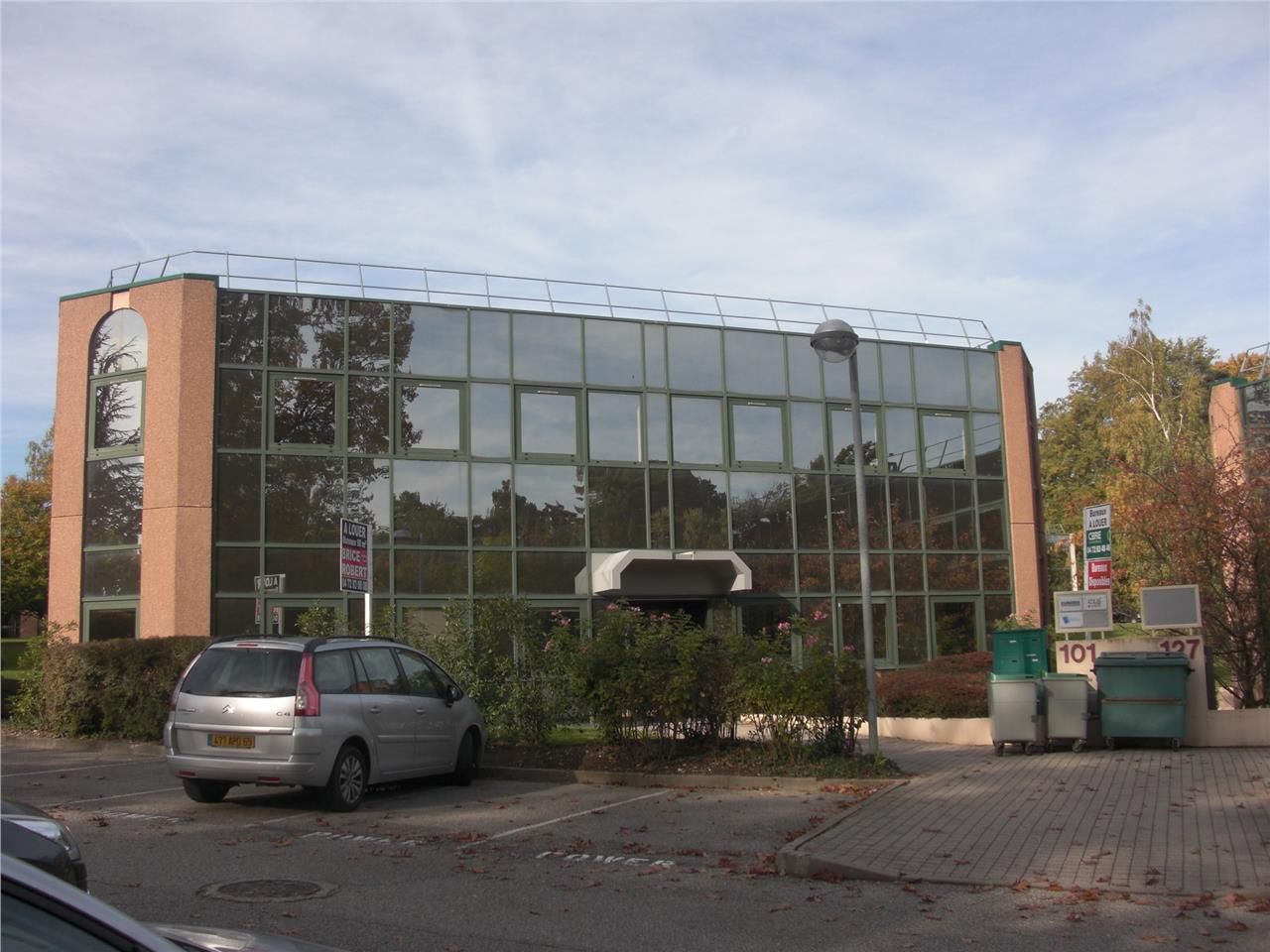 en plein coeur de Limonest, plateaux de bureaux e