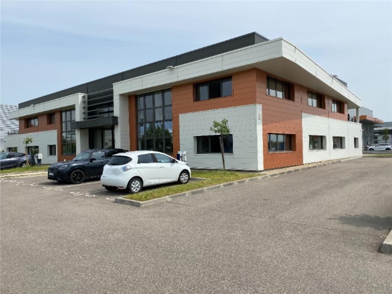 EXCLUSIVITE CBRE : Bâtiment industriel de 3 353 m