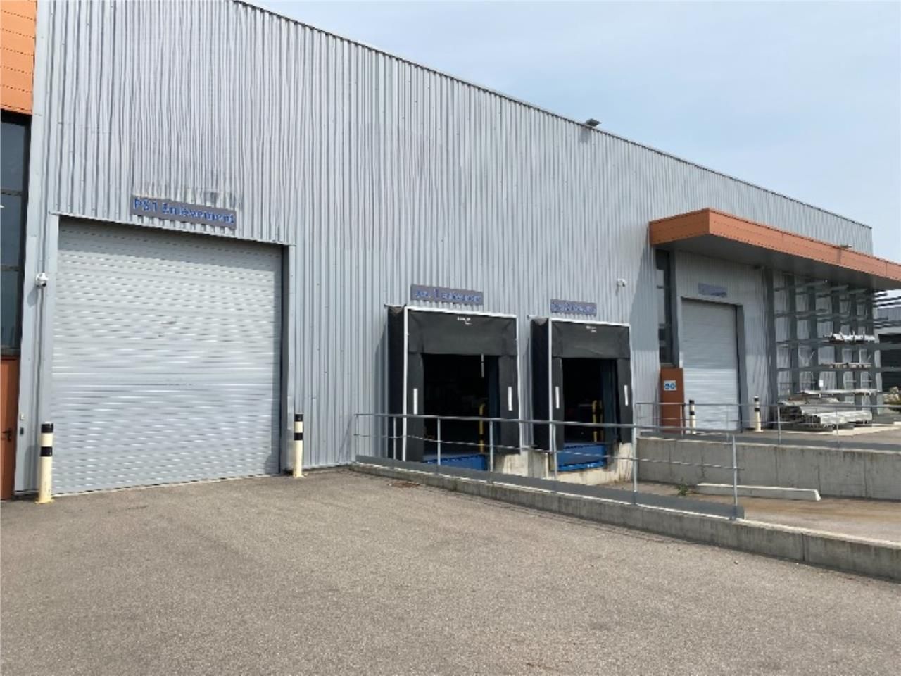 EXCLUSIVITE CBRE : Bâtiment industriel de 3 353 m